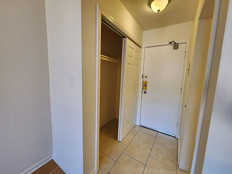 1111 W. Hollywood Ave — Photo 13