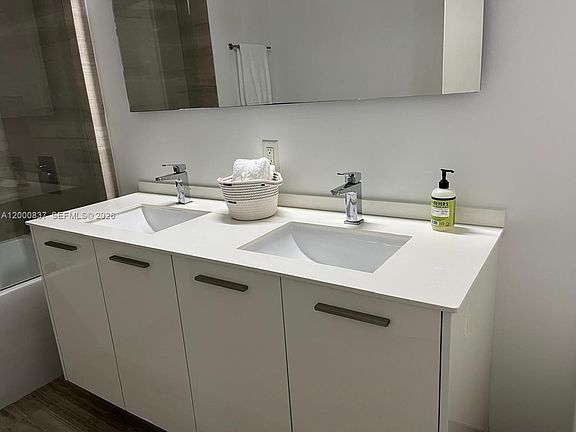 4th image of 1300 Brickell Bay Dr APT 2307