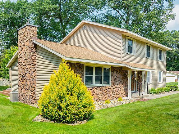 2nd image of 1165 Greenbriar Dr