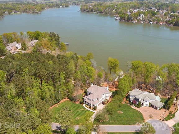 2nd image of 5213 Woodland Bay Dr