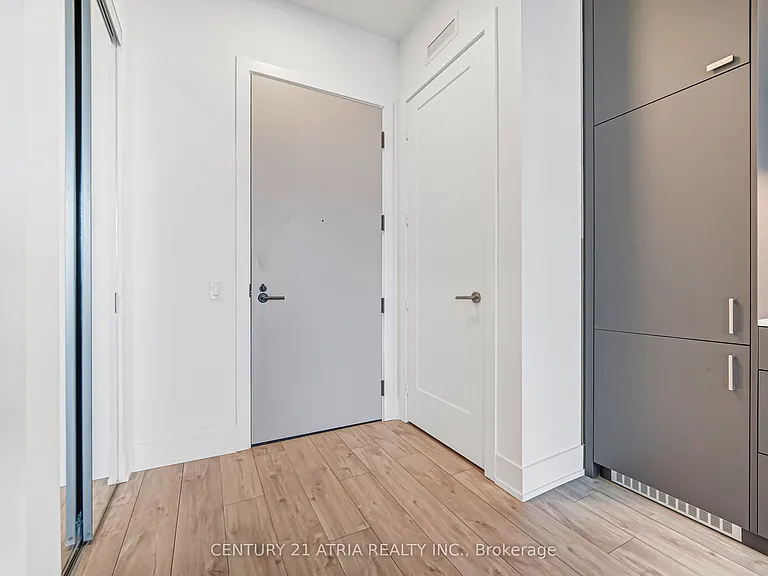 858 Dupont St #207 — Photo 5