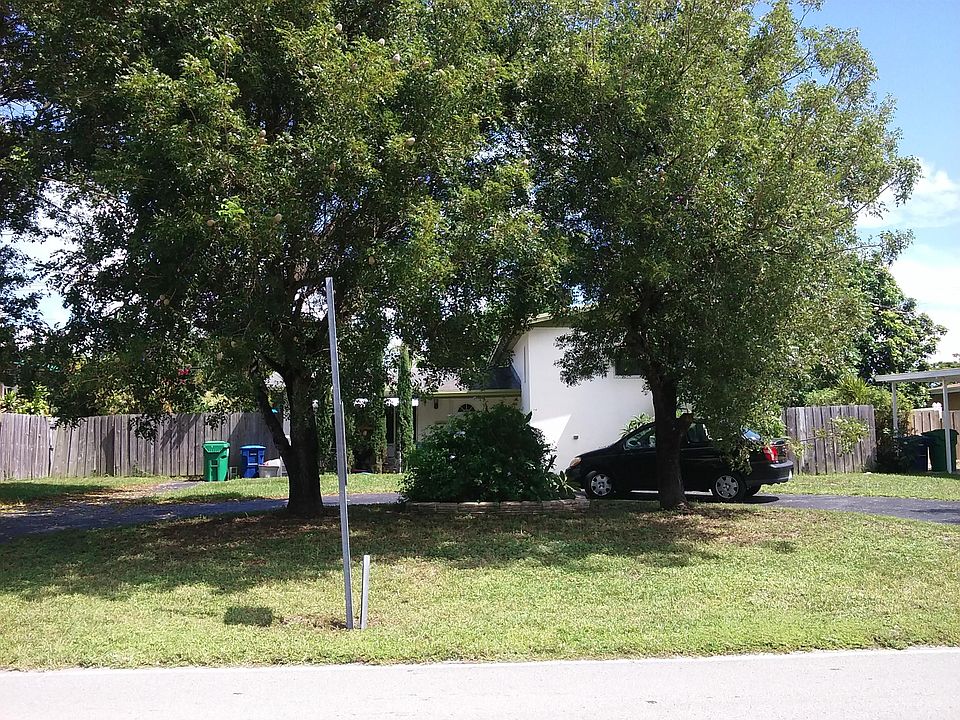 1st image of 1225 NE 199th St