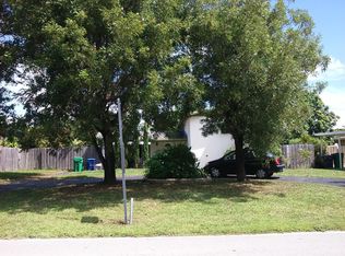1225 NE 199th St, Miami, FL 33179