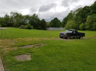 16th Ave, Parkersburg, WV 26101
