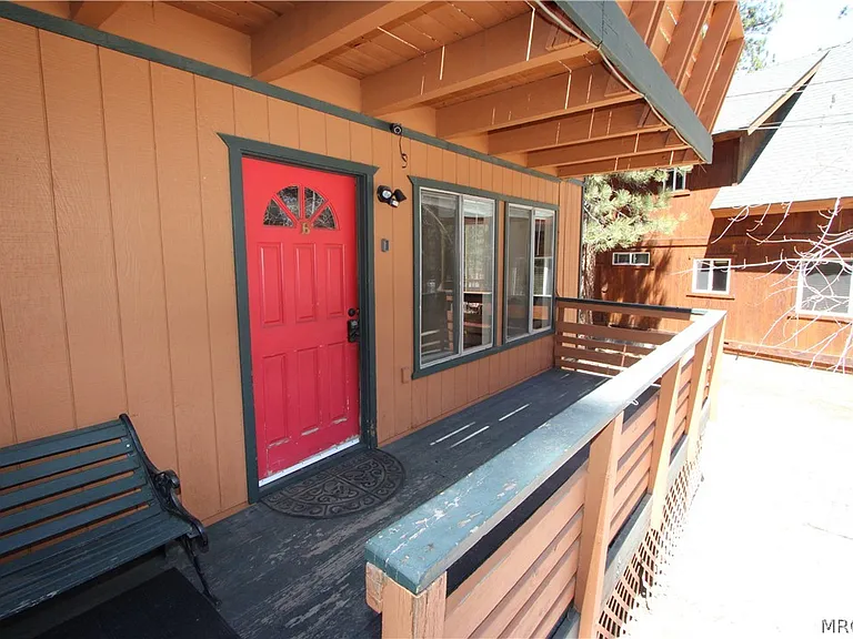 774 Summit Blvd #B — Photo 2