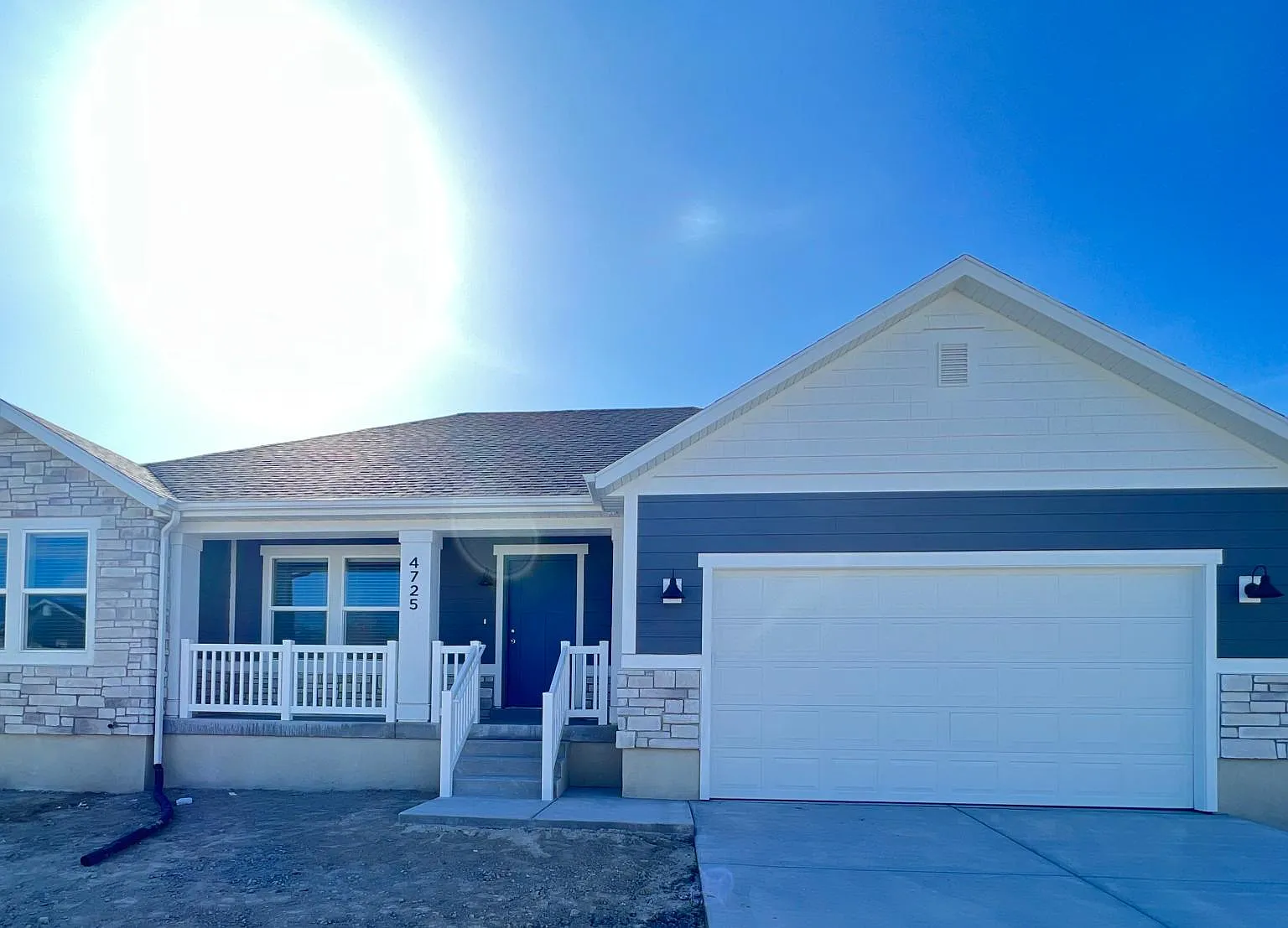 6 bed, 3003 sqft, $3,200 — Photo 2