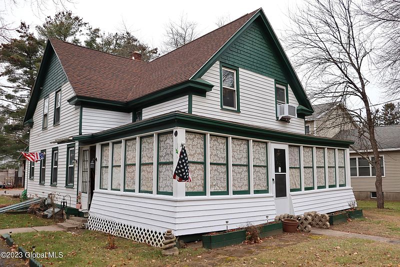 2nd image of 2177 Helderberg Avenue