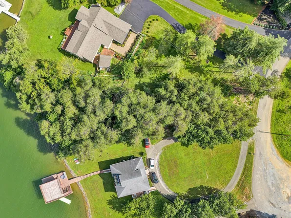 42 Oak Hollow Rd, Moneta, VA 24121
