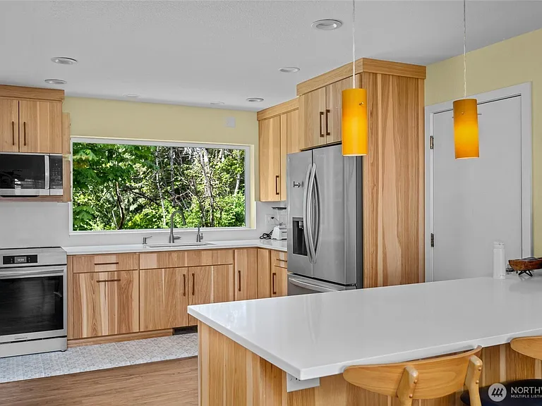 1311 Clearbrook Dr — Photo 6