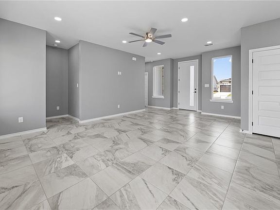 5th image of 18022 Spruce Dr