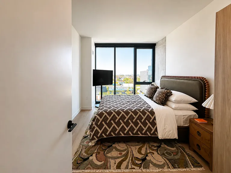 1352 W Lake St #1404 — Photo 4