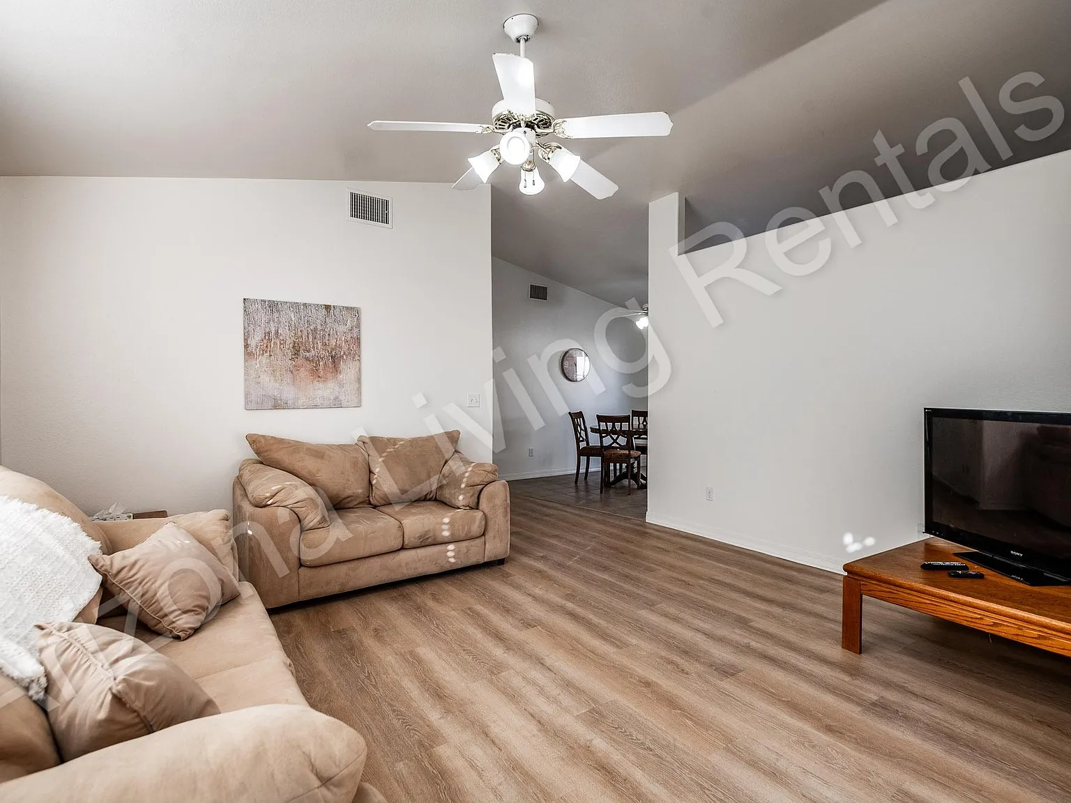 3 bed, 1100 sqft, $1,400 — Photo 3