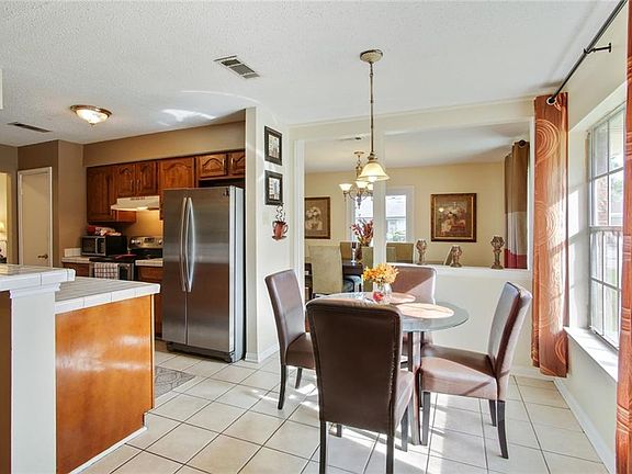 4th image of 2621 Elm Lawn Dr