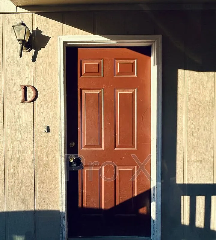 2 bed, 1.5 bath, $775 — Photo 2