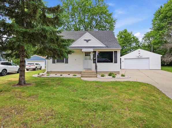 534 Peters DRIVE, Waukesha, WI 53188