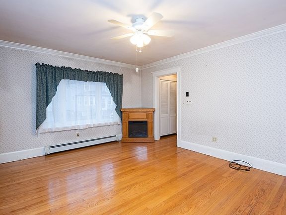3rd image of 10 Dartmouth St