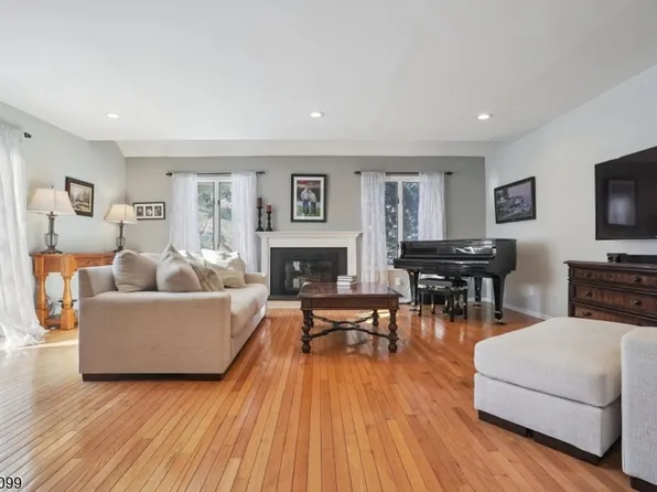 77 Derby Ct, Madison Boro, NJ 07940