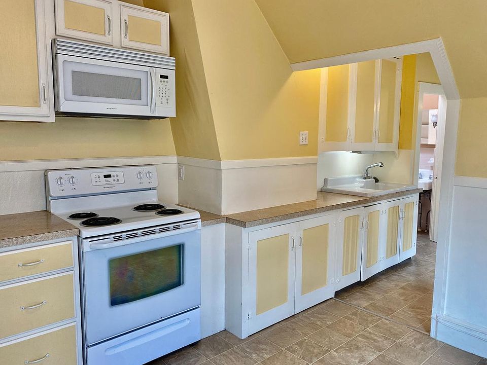 1st image of 6 W Weir St #2R