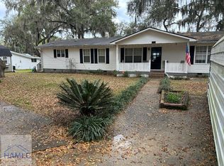 941 Lake Dr, Midway, GA 31320