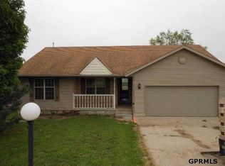 908 Sand Hill Rd, Louisville, NE 68037