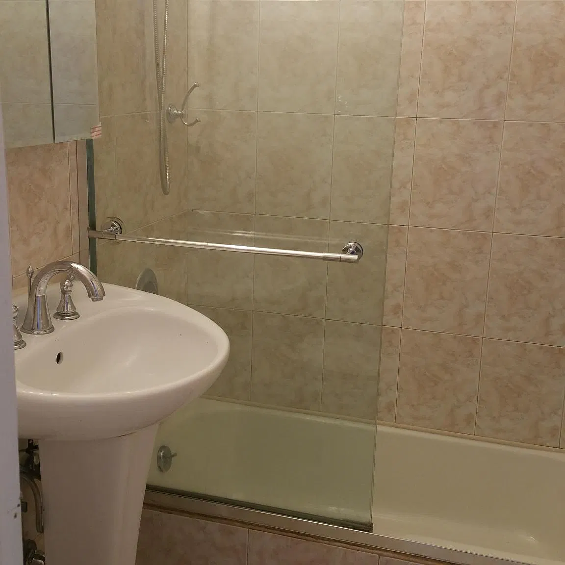 2 bed, 1000 sqft, $3,500 — Photo 3