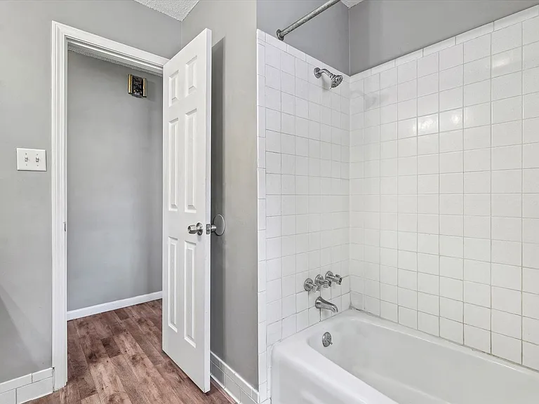 312 W College Ave — Photo 12