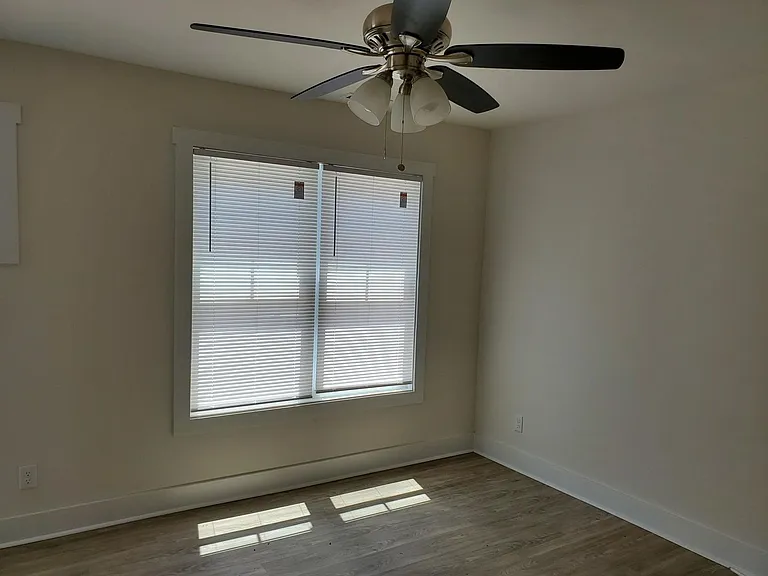 203 N Dillard St #D — Photo 2
