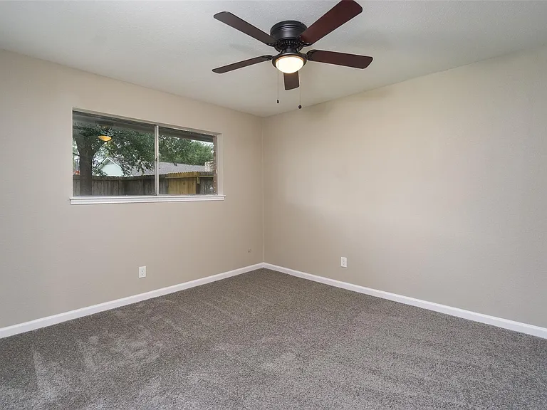 16450 Parksley Dr — Photo 19