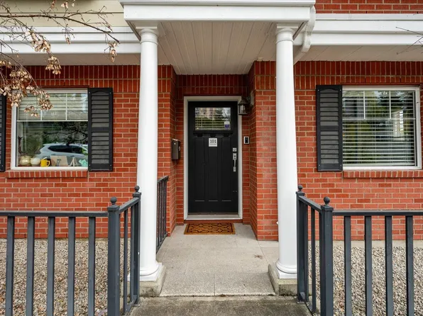 50 Mill St #101, Nanaimo, BC V9R 5A6