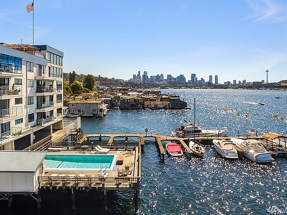 4th image of 2301 Fairview Ave E #409A