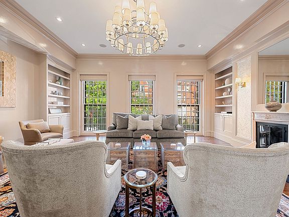 2nd image of 190 Marlborough St #C