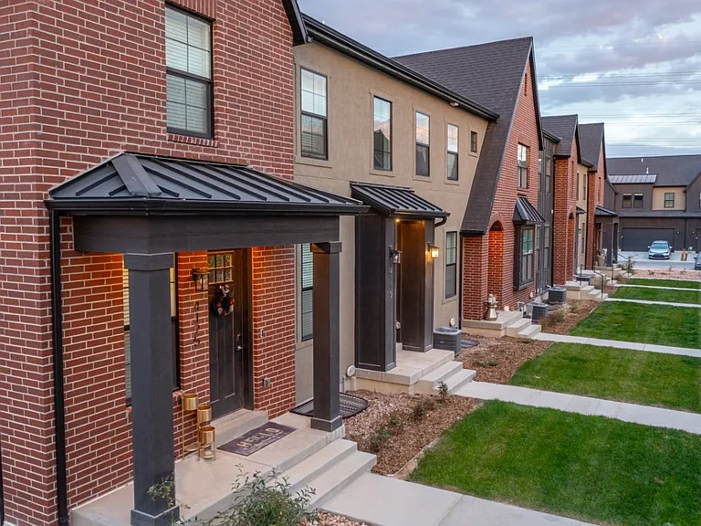 Drexler Townhomes at Holbrook Farms — Photo 32