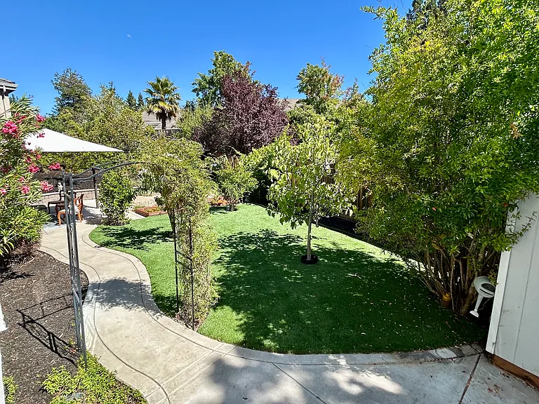 400 Jonathan Ridge Dr — Photo 55