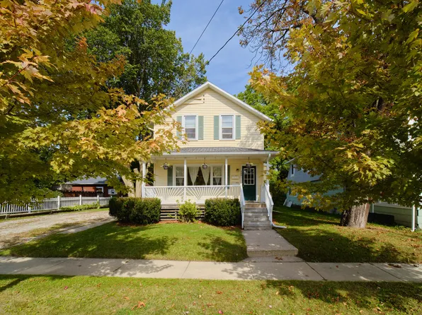 244 5th St, Manistee, MI 49660