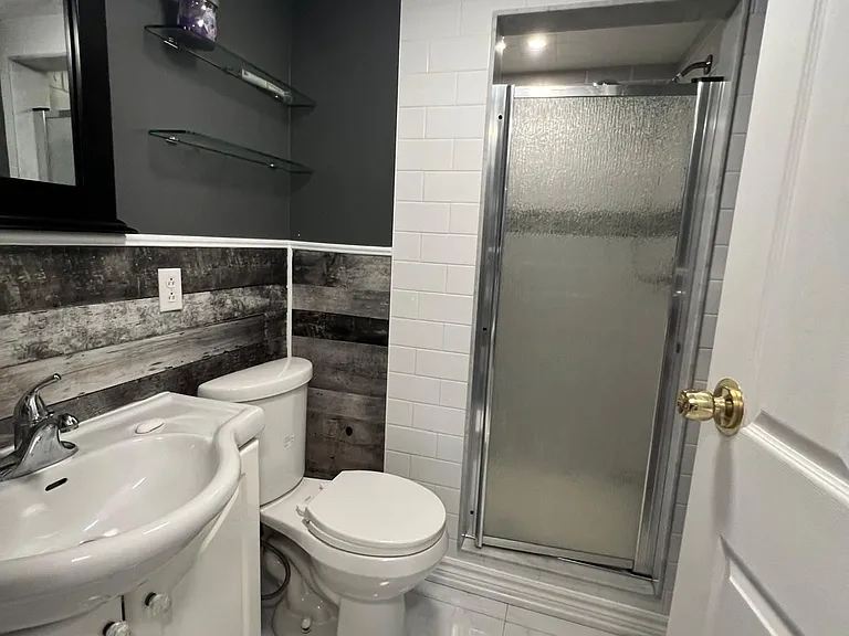 368 Elmridge St #MAIN — Photo 6