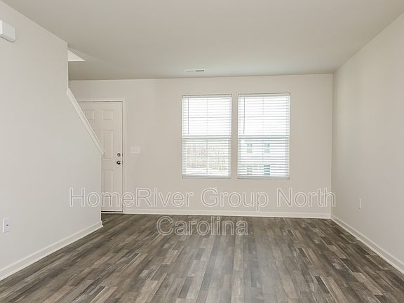 3rd image of 741 Oak Bend Dr
