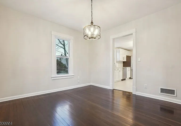 919 Brown Ave — Photo 4
