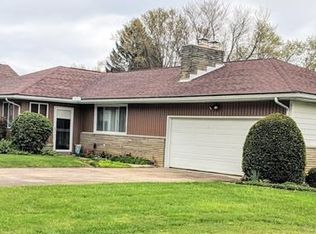 1132 Circle Dr, Latrobe, PA