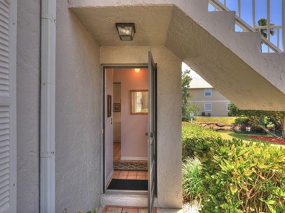 3rd image of 1801 Indian River Blvd #4