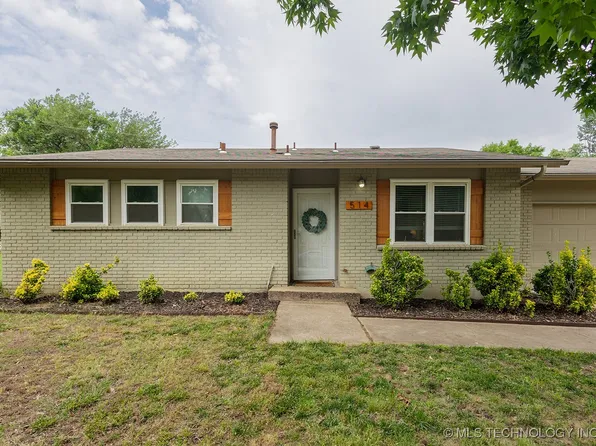 514 N Village Pl, Broken Arrow, OK 74012