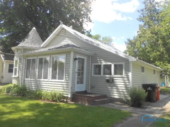 218 W Buckeye Ave, Ada, OH 45810