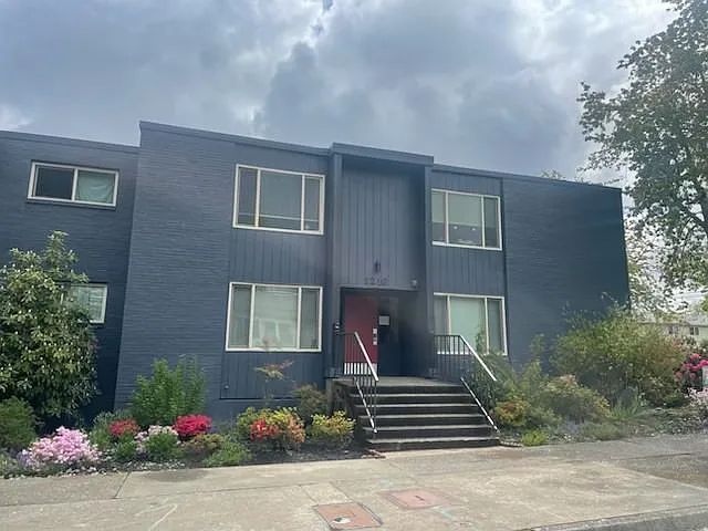 Building Photo - 1216 Chestnut St SE #16