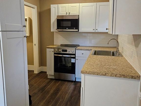 3rd image of 1731 Wildwood Pl NE #1731A