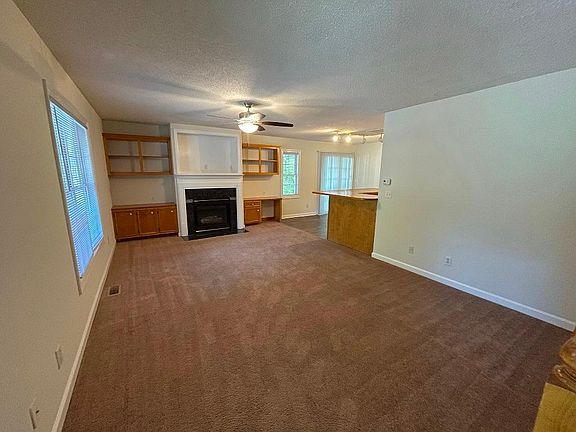 2nd image of 605 Avery St