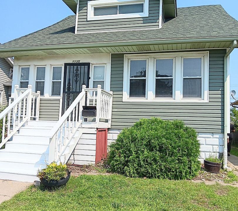 2nd image of 1135 Lyons St