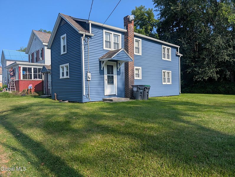 3rd image of 20 Carey Avenue