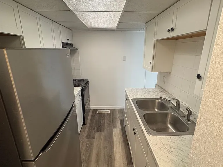 1504 W Tiffany Dr — Photo 5