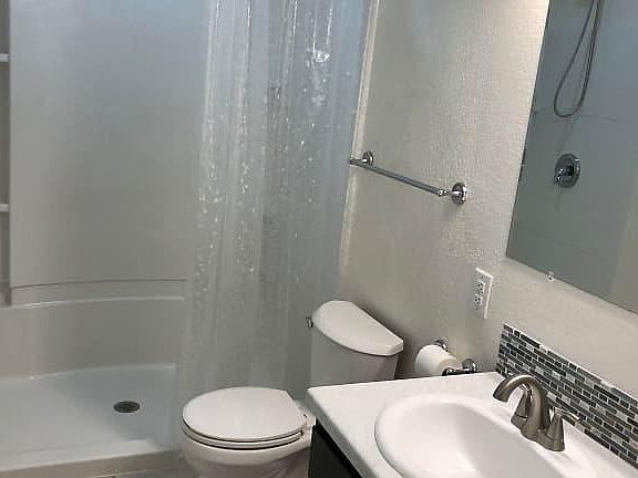 3rd image of 303 Indian Oaks Dr