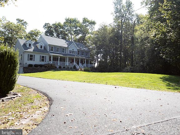 3rd image of 178 Warner Rd