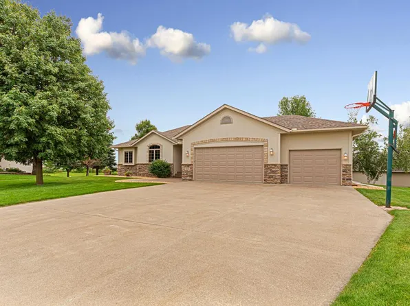 809 Horizon Ct, Belle Plaine, MN 56011